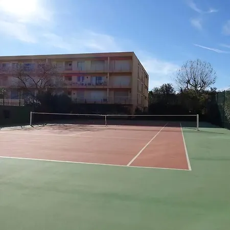 T2 38m² Dans Avec Piscine Et Tennis Le Lavandou